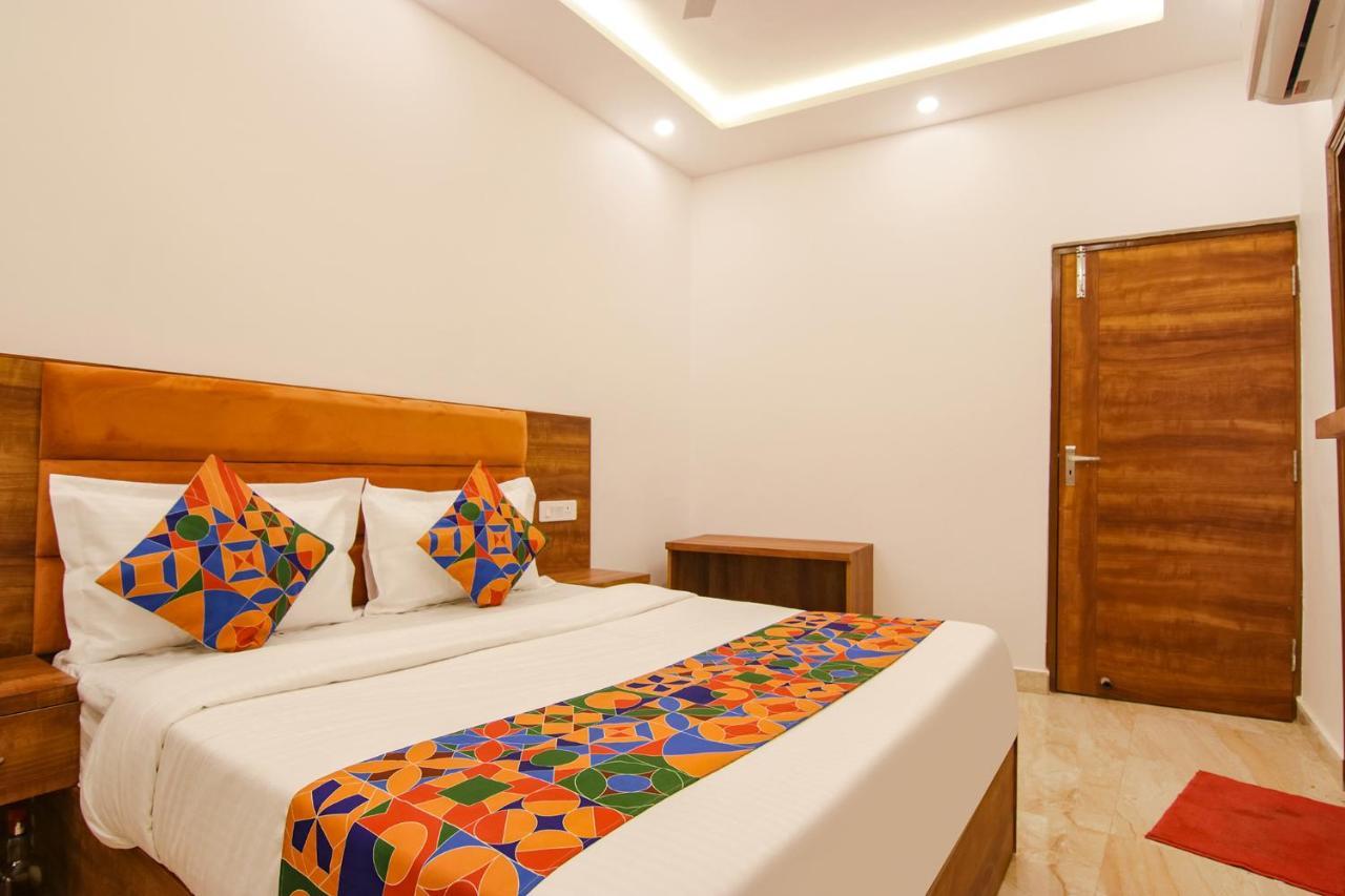 Fabhotel Ambassador Manimajra エクステリア 写真