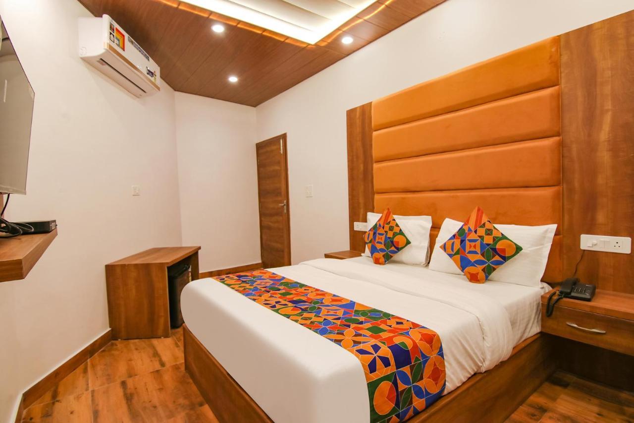 Fabhotel Ambassador Manimajra エクステリア 写真