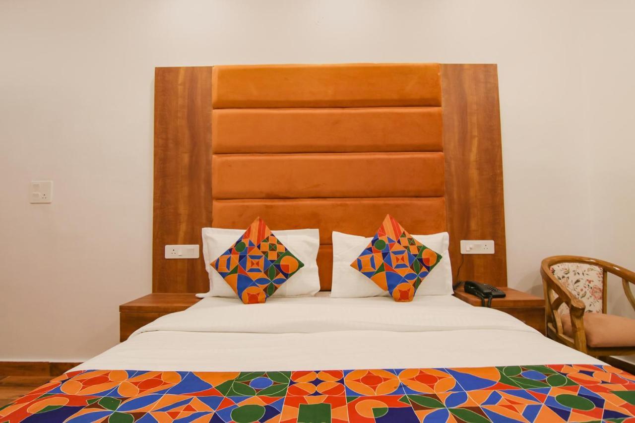 Fabhotel Ambassador Manimajra エクステリア 写真